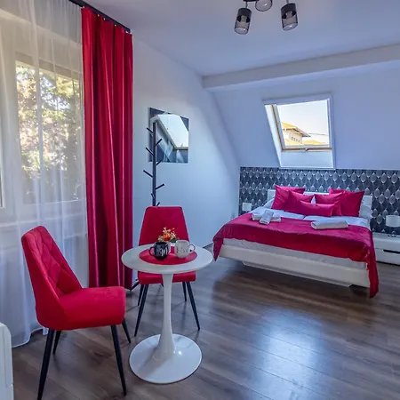 Happy Apartment *