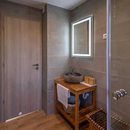 Happy Apartment *